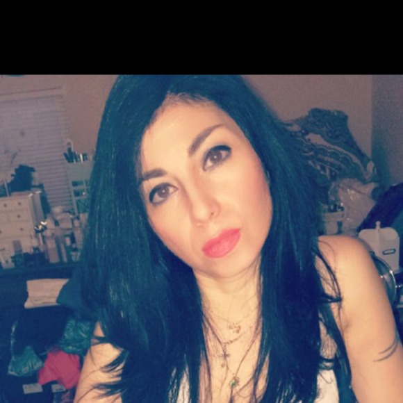 Meet the Posher Other - Meet your Posher, Abby